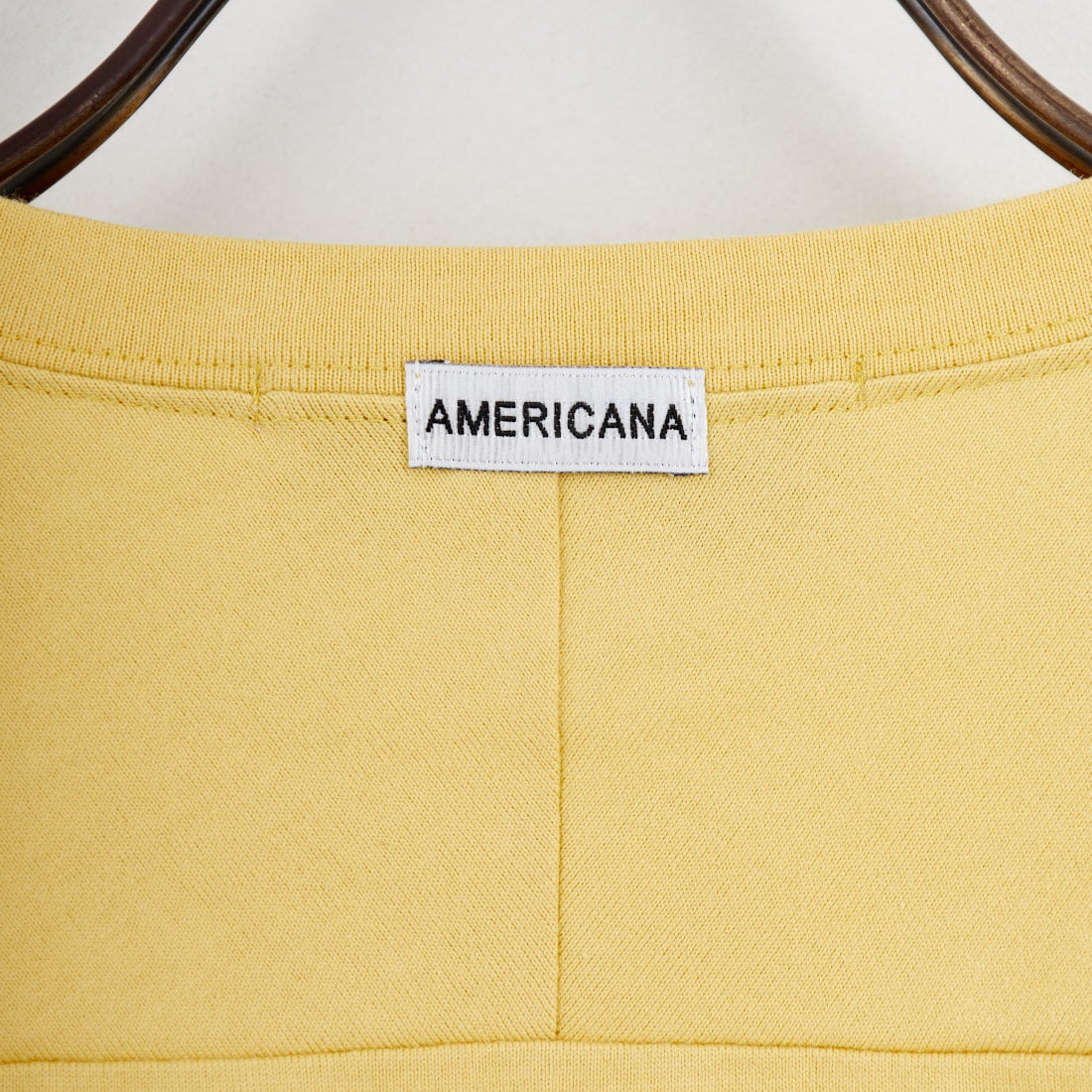 Americana × JEANS FACTORY [アメリカーナ × ジーンズファクトリー] 別注 AMRCN ショート丈フロッキープリントTシャツ [ASO-M-851-1-JF] ｲｴﾛｰ