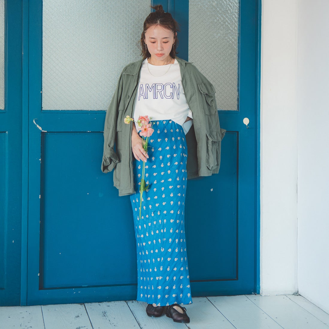 Americana × JEANS FACTORY [アメリカーナ × ジーンズファクトリー] 別注 AMRCN ショート丈フロッキープリントTシャツ [ASO-M-851-1-JF] ｵﾌﾎﾜｲﾄ &&モデル身長：153cm 着用サイズ：ONE SIZE&&