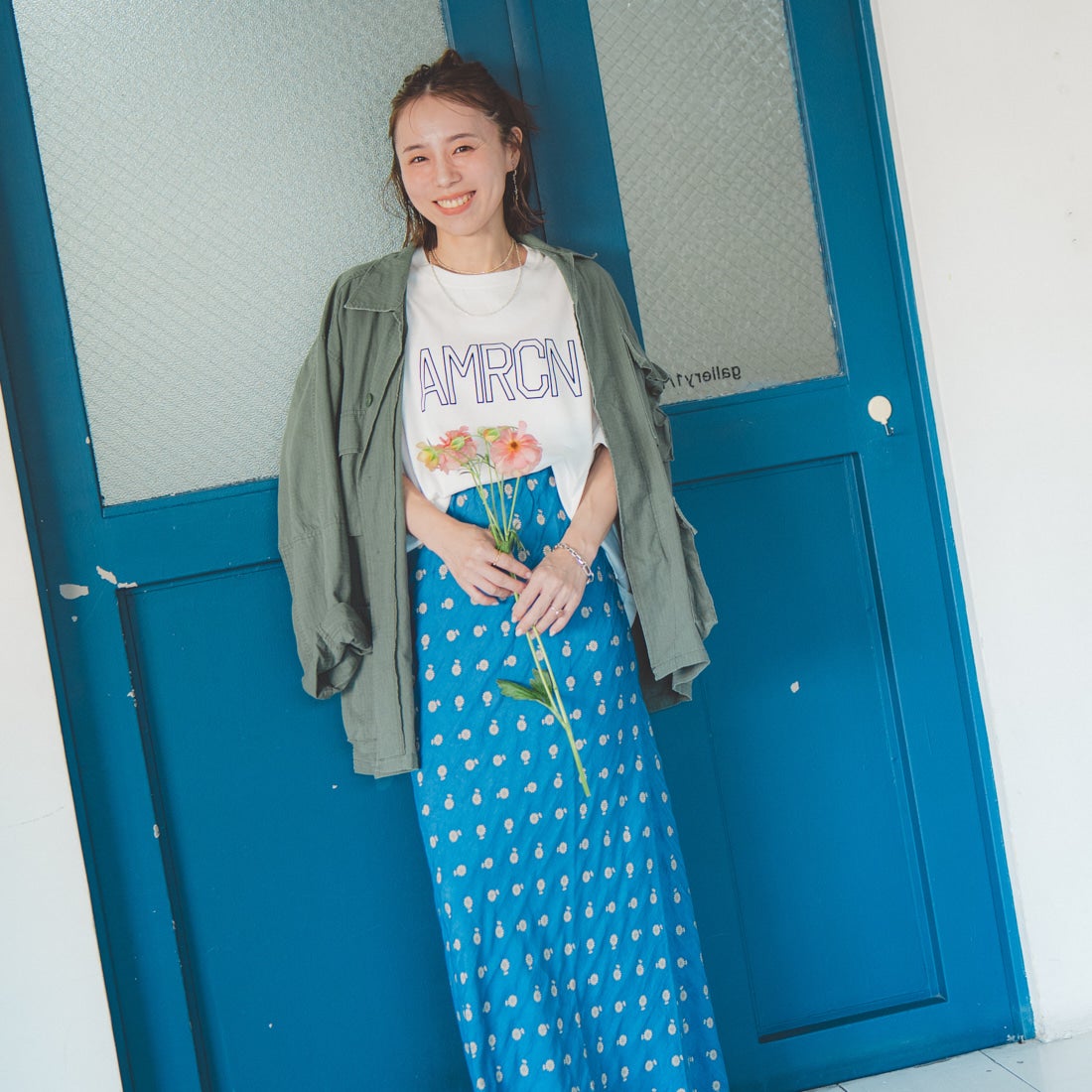 Americana × JEANS FACTORY [アメリカーナ × ジーンズファクトリー] 別注 AMRCN ショート丈フロッキープリントTシャツ [ASO-M-851-1-JF] ｵﾌﾎﾜｲﾄ &&モデル身長：153cm 着用サイズ：ONE SIZE&&