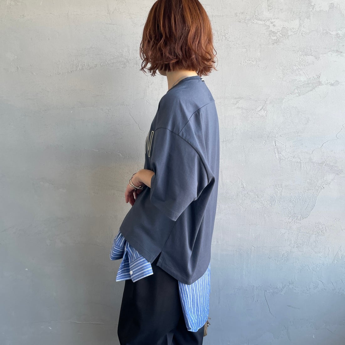 Americana × JEANS FACTORY [アメリカーナ × ジーンズファクトリー] 別注 AMRCN ショート丈フロッキープリントTシャツ [ASO-M-851-1-JF] ｽﾐｸﾛ &&モデル身長：158cm 着用サイズ：ONE SIZE&&