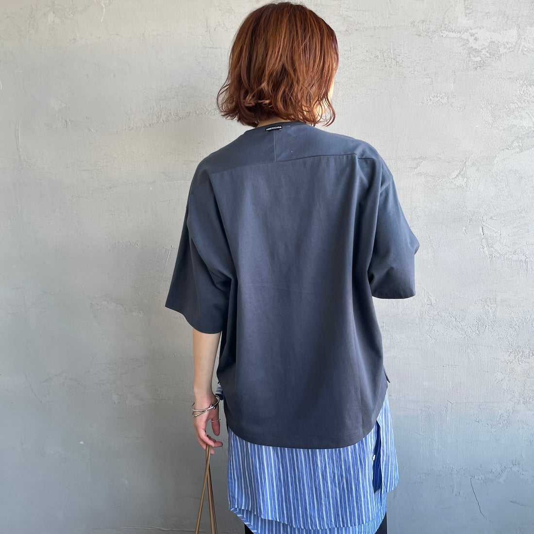 Americana × JEANS FACTORY [アメリカーナ × ジーンズファクトリー] 別注 AMRCN ショート丈フロッキープリントTシャツ [ASO-M-851-1-JF] ｽﾐｸﾛ &&モデル身長：158cm 着用サイズ：ONE SIZE&&