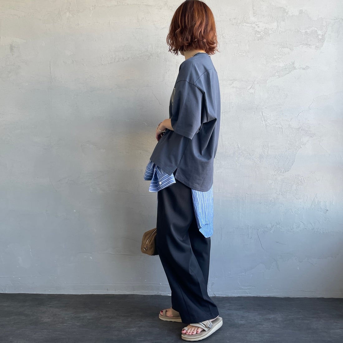 Americana × JEANS FACTORY [アメリカーナ × ジーンズファクトリー] 別注 AMRCN ショート丈フロッキープリントTシャツ [ASO-M-851-1-JF] ｽﾐｸﾛ &&モデル身長：158cm 着用サイズ：ONE SIZE&&