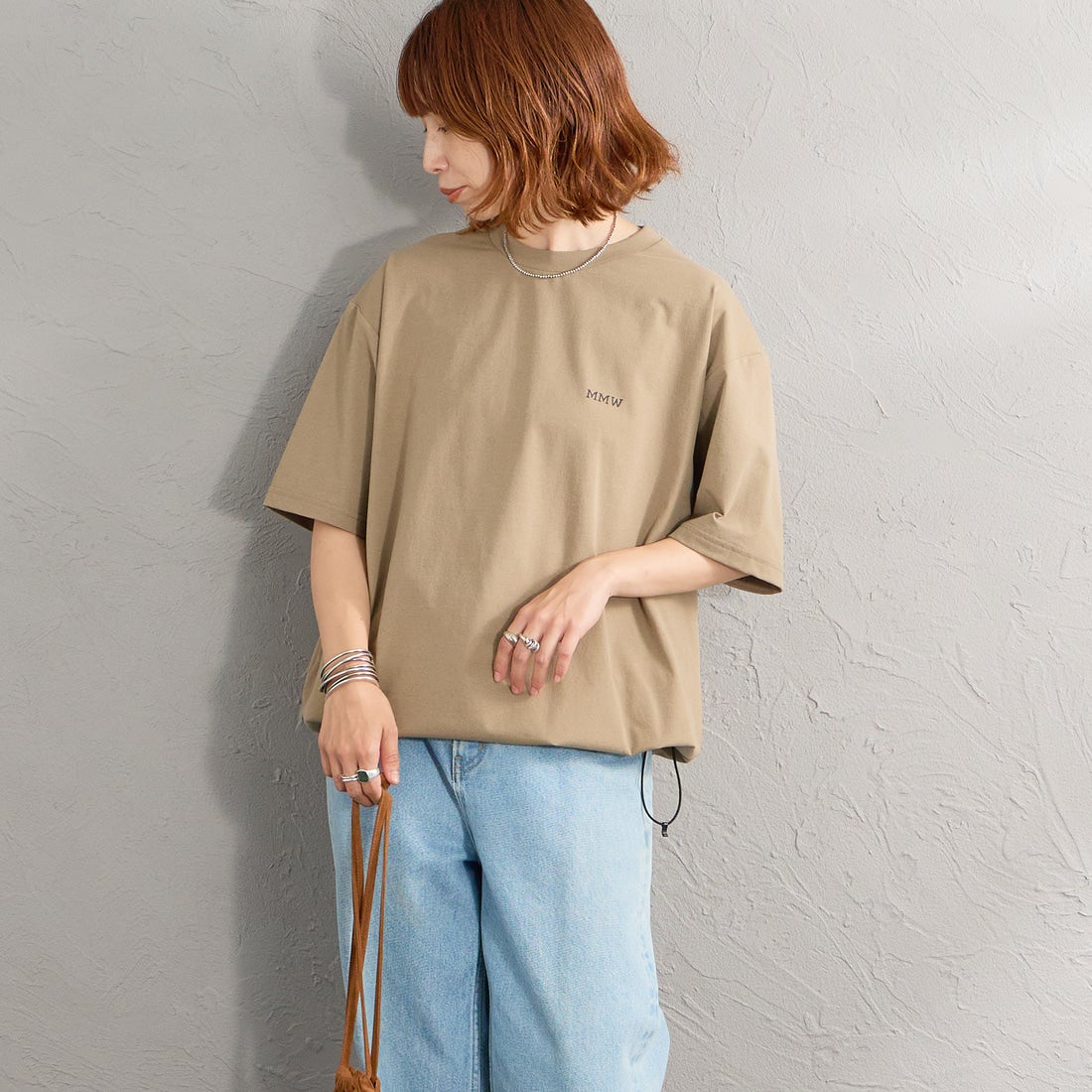 Marmot [マーモット] 別注 ドローコード付き マーモットバックプリントTシャツ [MTSS26MST335IN-JF] D.BEIGE &&モデル身長：158cm 着用サイズ：S&&