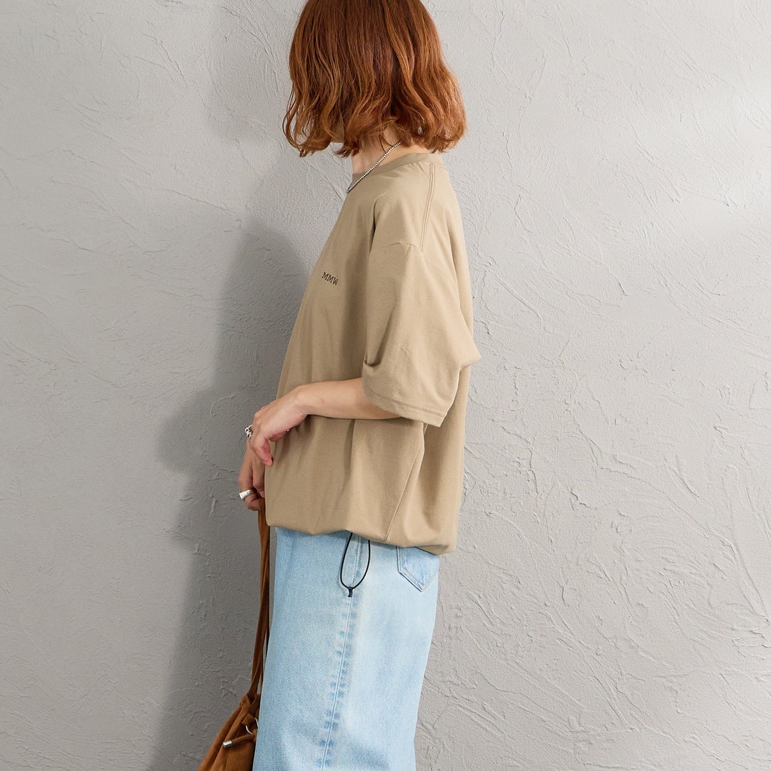 Marmot [マーモット] 別注 ドローコード付き マーモットバックプリントTシャツ [MTSS26MST335IN-JF] D.BEIGE &&モデル身長：158cm 着用サイズ：S&&