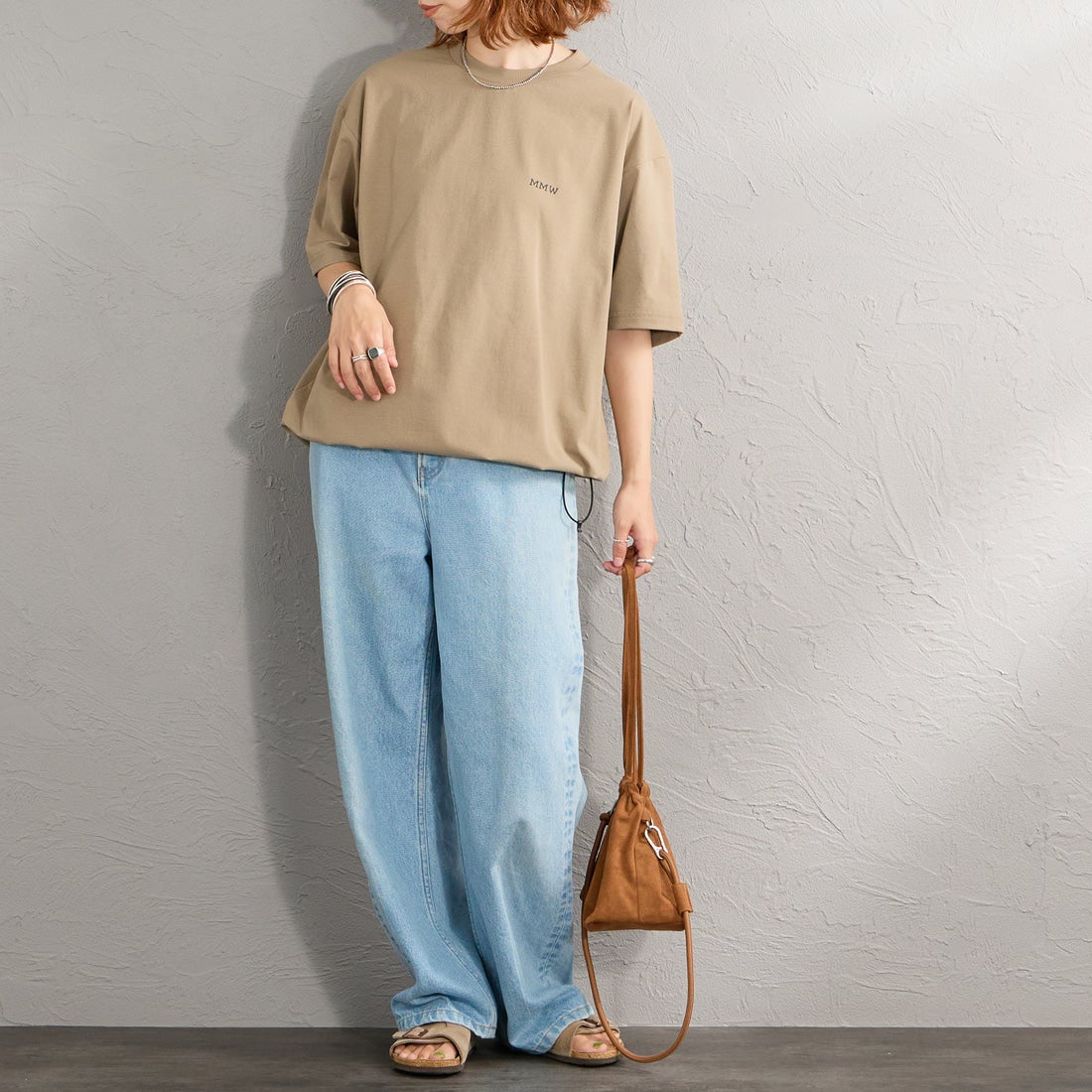 Marmot [マーモット] 別注 ドローコード付き マーモットバックプリントTシャツ [MTSS26MST335IN-JF] D.BEIGE &&モデル身長：158cm 着用サイズ：S&&