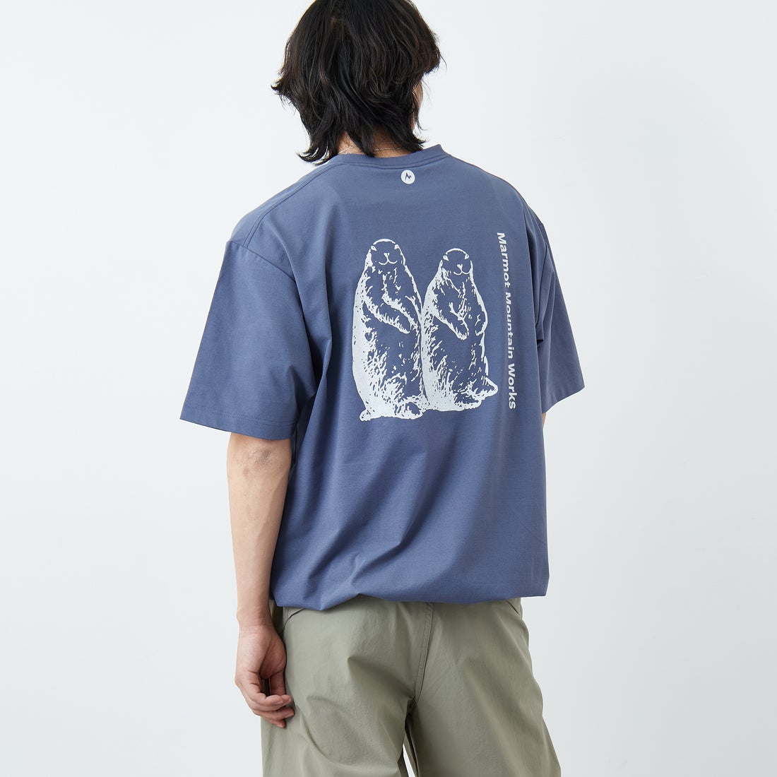 Marmot [マーモット] 別注 ドローコード付き マーモットバックプリントTシャツ [MTSS26MST335IN-JF] INDIGO &&モデル身長：179cm 着用サイズ：L&&