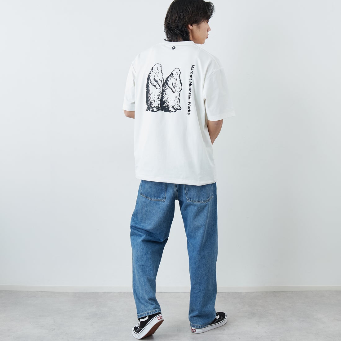 Marmot [マーモット] 別注 ドローコード付き マーモットバックプリントTシャツ [MTSS26MST335IN-JF] WHITE &&モデル身長：179cm 着用サイズ：L&&