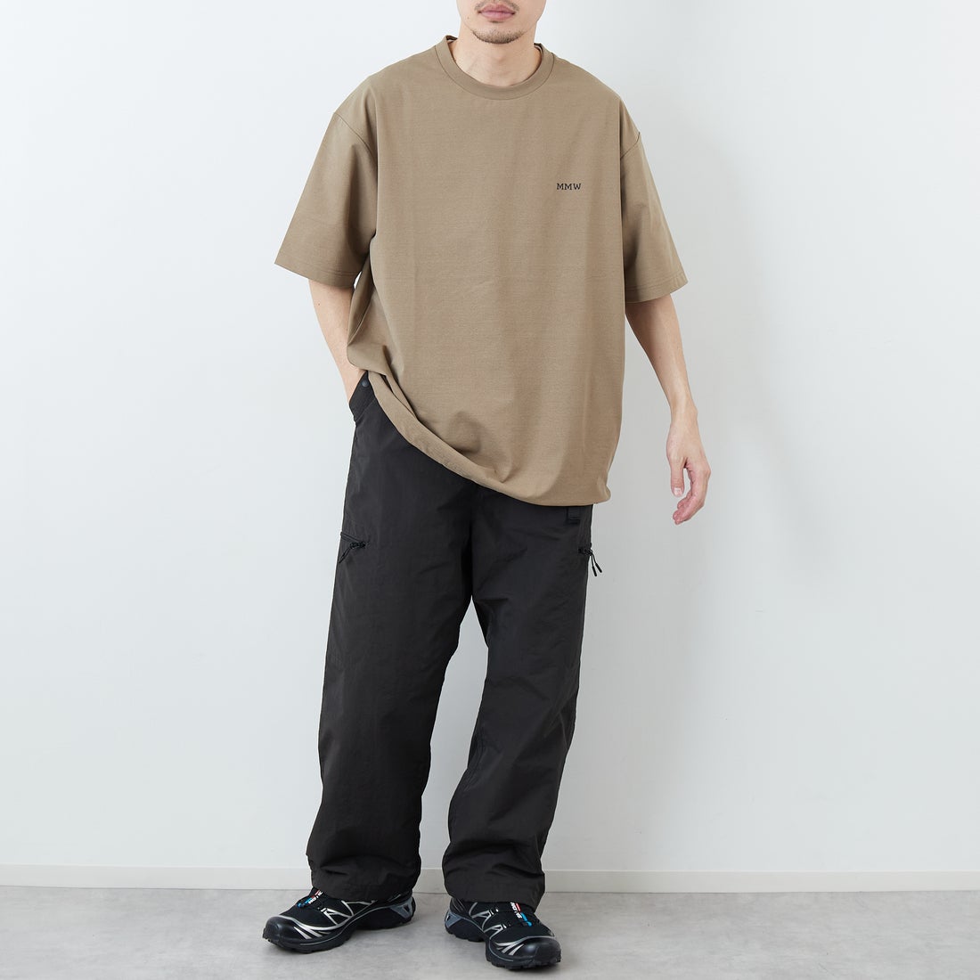 Marmot [マーモット] 別注 ドローコード付き マーモットバックプリントTシャツ [MTSS26MST335IN-JF] D.BEIGE &&モデル身長：168cm 着用サイズ：L&&