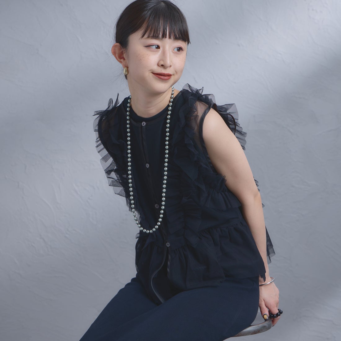 nenom [ネノム] マルチWAY チュールベスト [NE26312006] 09 BLACK &&モデル身長：150cm 着用サイズ：F&&