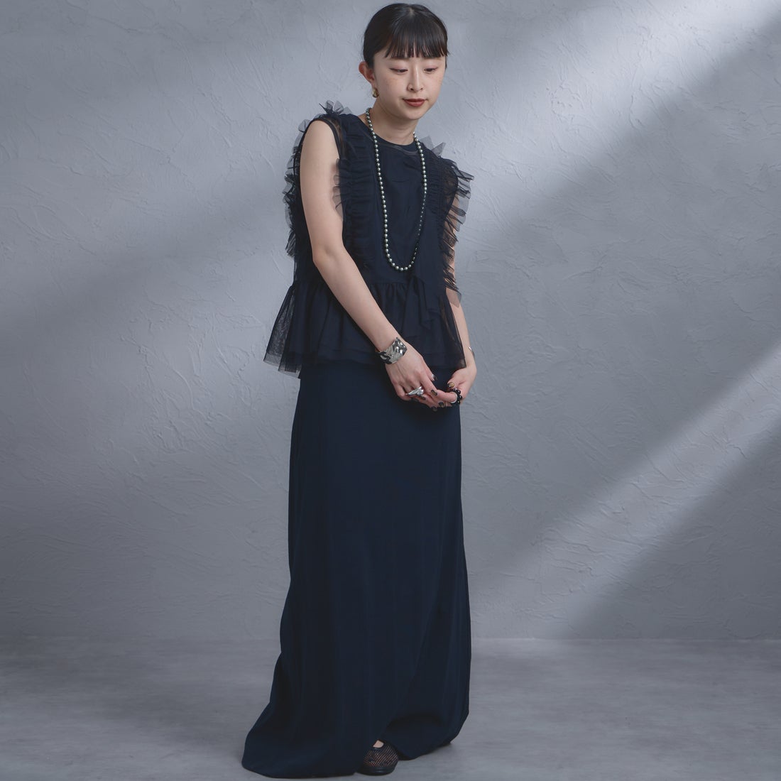 nenom [ネノム] マルチWAY チュールベスト [NE26312006] 09 BLACK &&モデル身長：150cm 着用サイズ：F&&