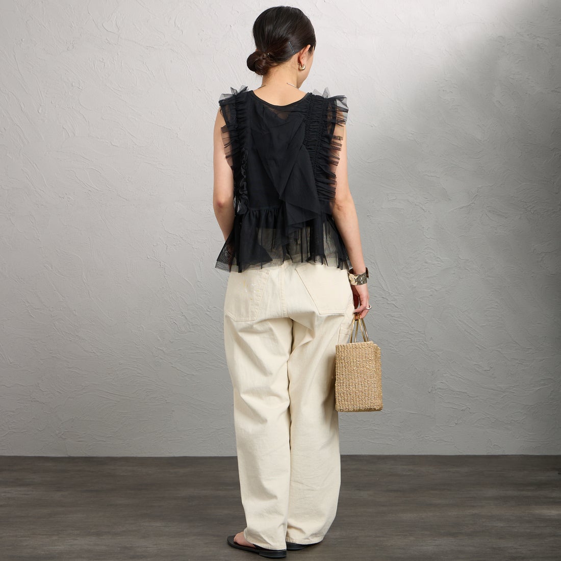 nenom [ネノム] マルチWAY チュールベスト [NE26312006] 09 BLACK &&モデル身長：150cm 着用サイズ：F&&