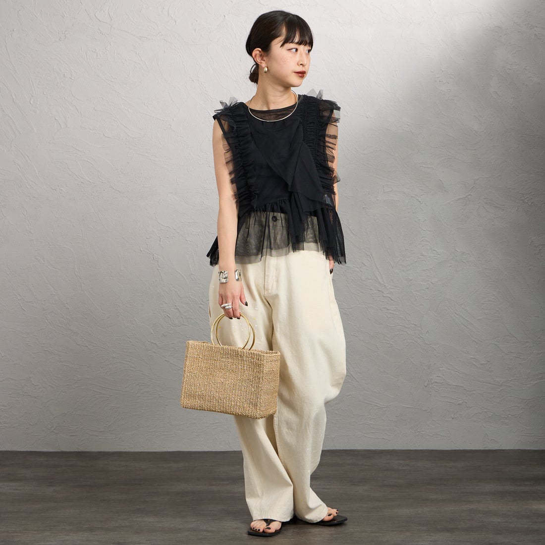 nenom [ネノム] マルチWAY チュールベスト [NE26312006] 09 BLACK &&モデル身長：150cm 着用サイズ：F&&