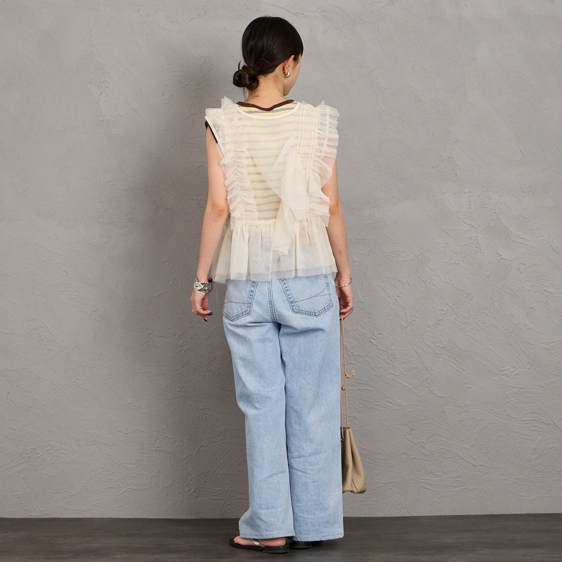 nenom [ネノム] マルチWAY チュールベスト [NE26312006] 21 IVORY &&モデル身長：150cm 着用サイズ：F&&