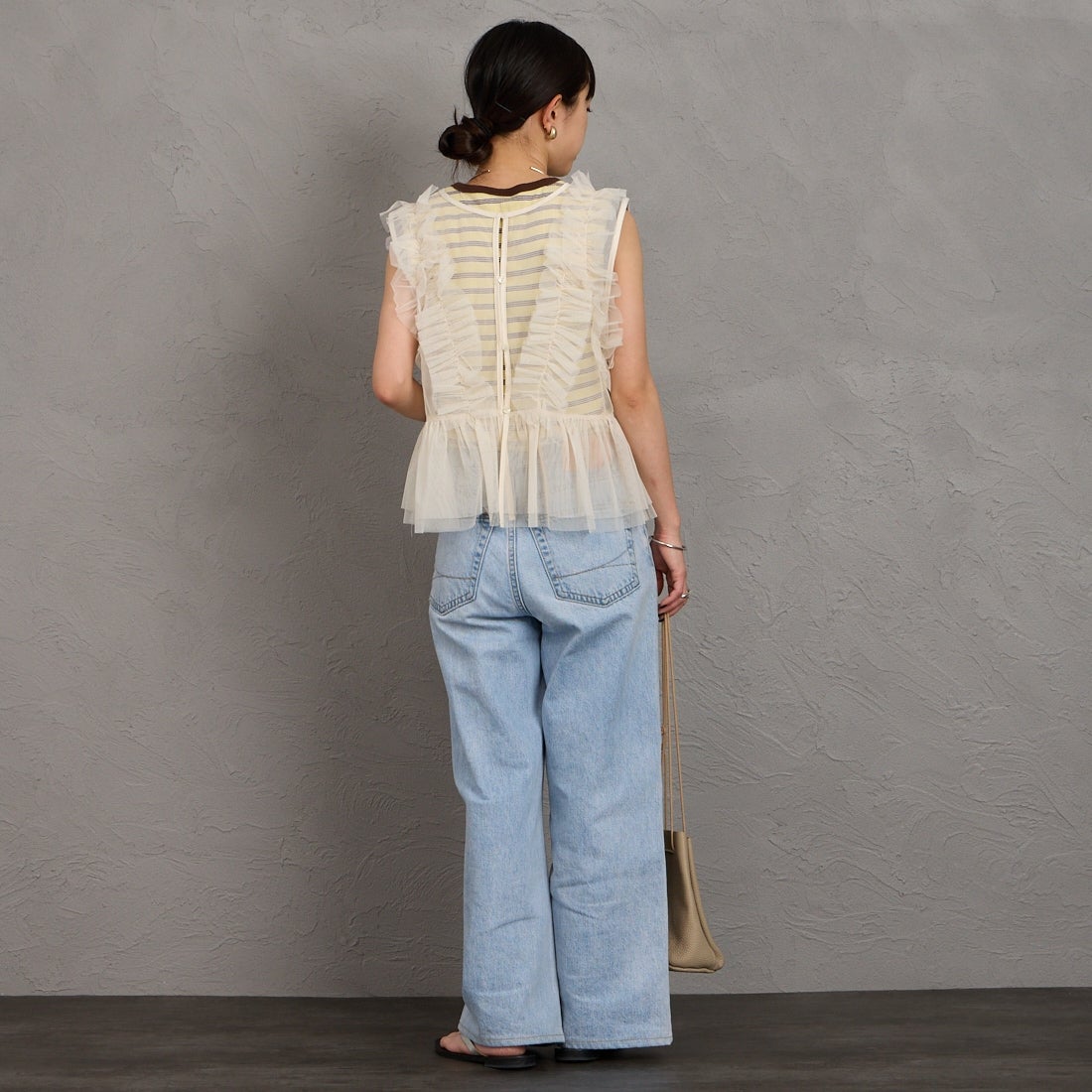 nenom [ネノム] マルチWAY チュールベスト [NE26312006] 21 IVORY &&モデル身長：150cm 着用サイズ：F&&