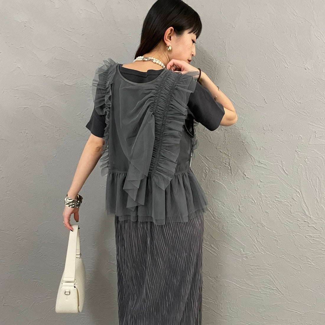 nenom [ネノム] マルチWAY チュールベスト [NE26312006] 08 CHARCOA &&モデル身長：150cm 着用サイズ：F&&ノム] マルチWAY チュールベスト [NE26312006] 09 BLACK