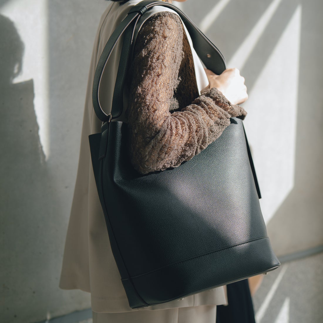 USINE [ユジーヌ] シアーレースカットソー [IN3-CST-6] 12 ﾁｬｺｰﾙ &&モデル身長：158cm 着用サイズ：F&&