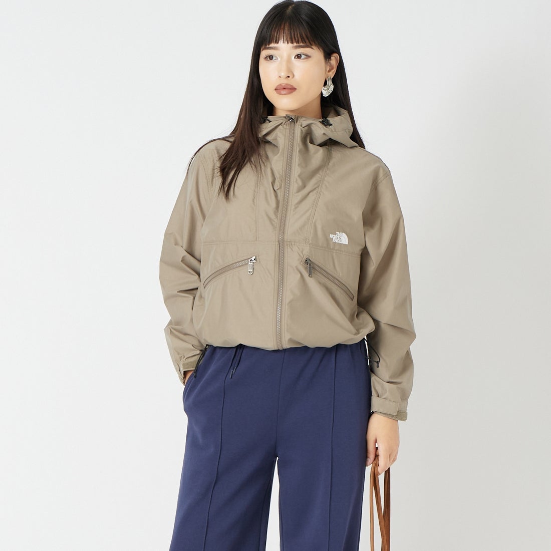 THE NORTH FACE [ザ ノースフェイス] ショートコンパクトジャケット [NPW22630] MR &&モデル身長：162cm 着用サイズ：M&&