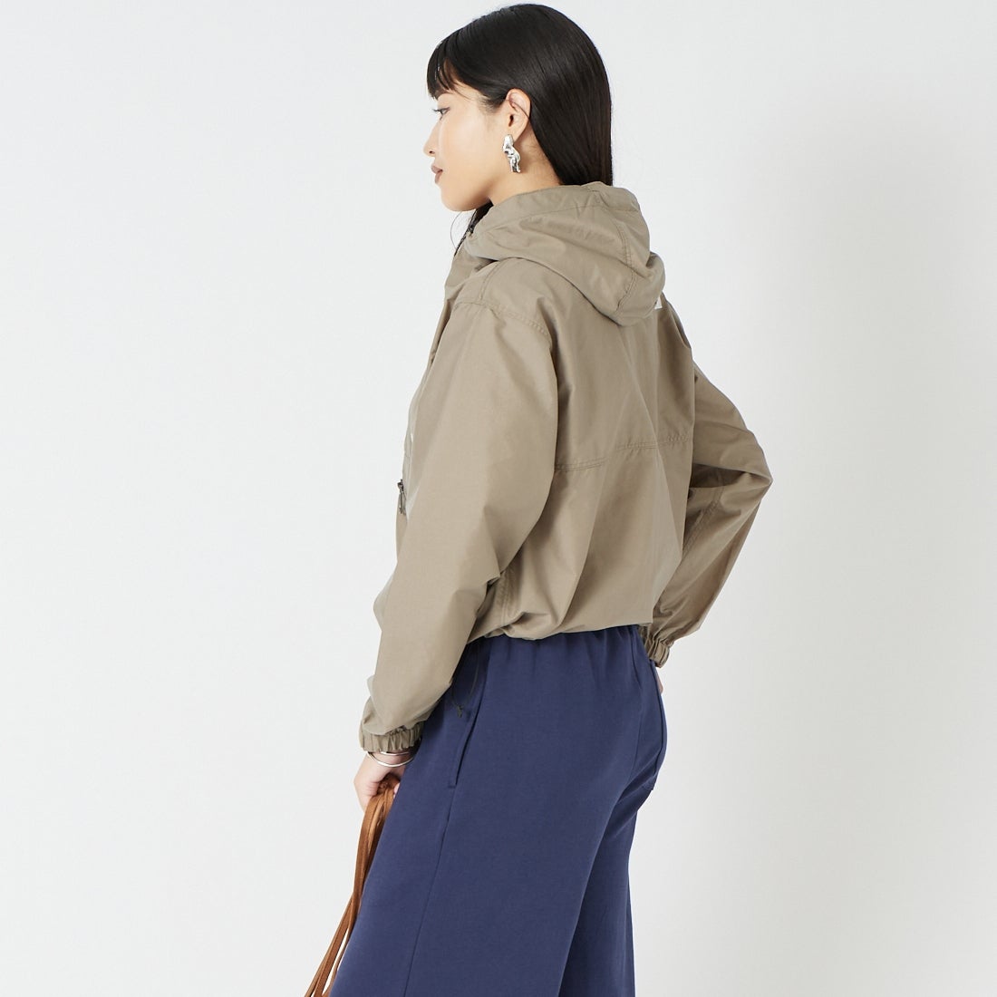 THE NORTH FACE [ザ ノースフェイス] ショートコンパクトジャケット [NPW22630] MR &&モデル身長：162cm 着用サイズ：M&&