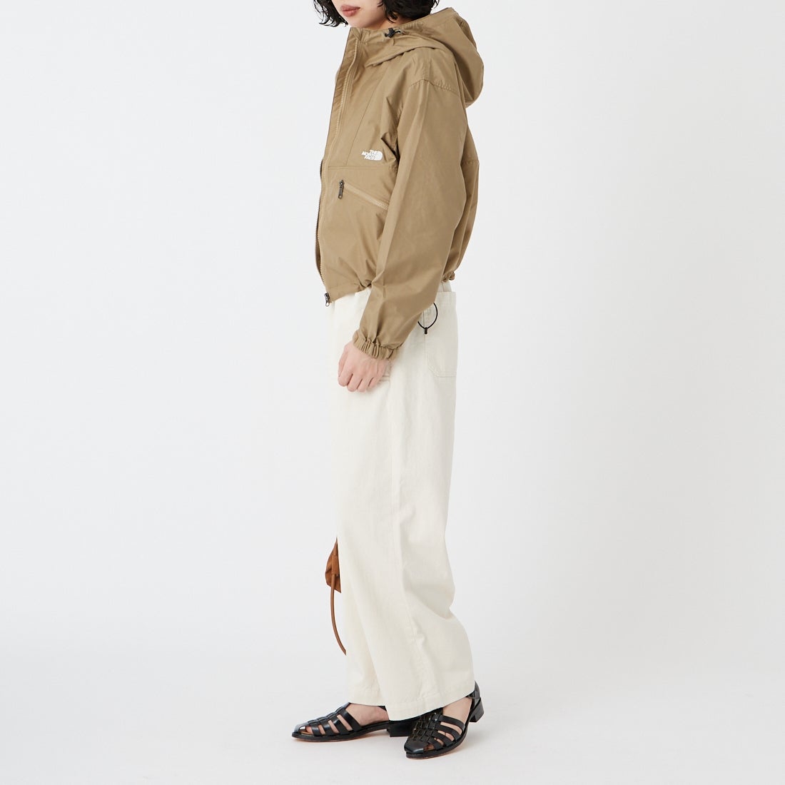 THE NORTH FACE [ザ ノースフェイス] ショートコンパクトジャケット [NPW22630]CK &&モデル身長：162cm 着用サイズ：M&&