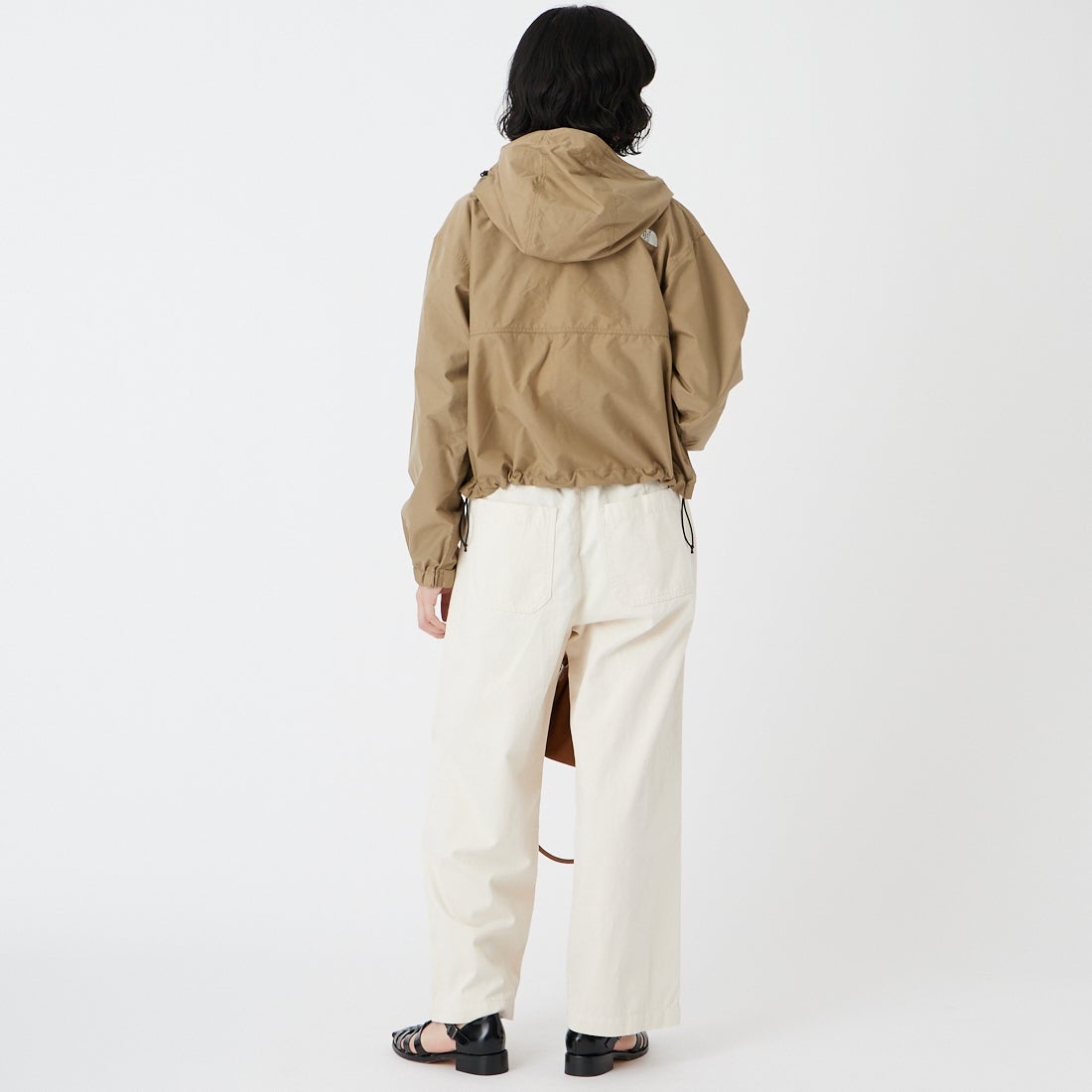 THE NORTH FACE [ザ ノースフェイス] ショートコンパクトジャケット [NPW22630]CK &&モデル身長：162cm 着用サイズ：M&&