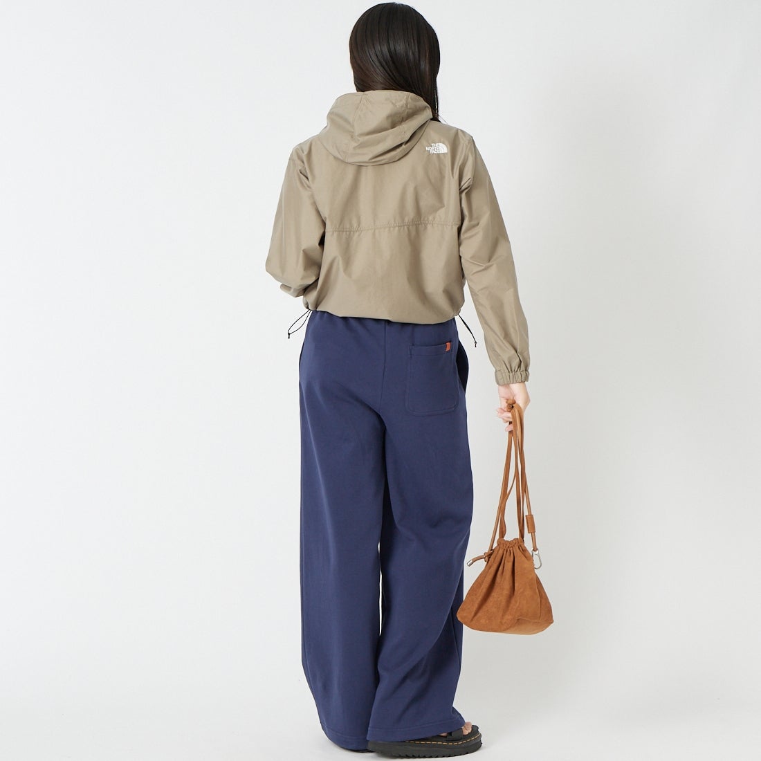 THE NORTH FACE [ザ ノースフェイス] ショートコンパクトジャケット [NPW22630] MR &&モデル身長：162cm 着用サイズ：M&&