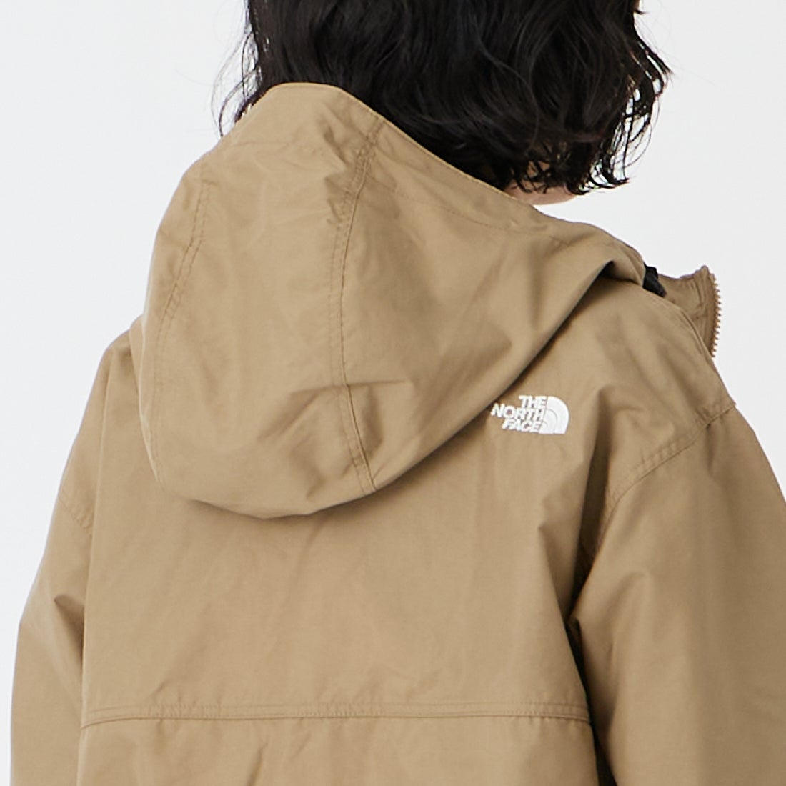 THE NORTH FACE [ザ ノースフェイス] ショートコンパクトジャケット [NPW22630]CK &&モデル身長：162cm 着用サイズ：M&&