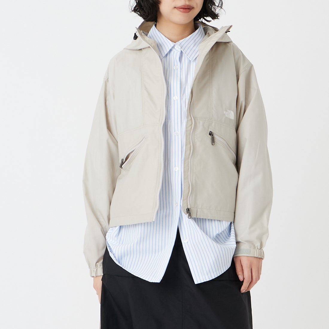THE NORTH FACE [ザ ノースフェイス] ショートコンパクトジャケット [NPW22630]FI &&モデル身長：162cm 着用サイズ：M&&