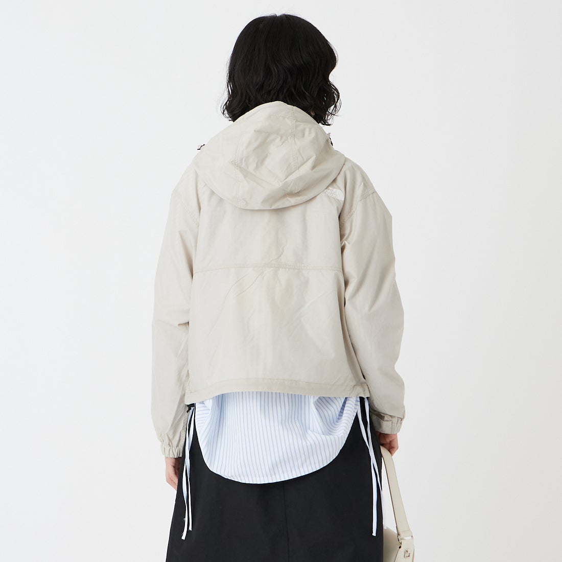 THE NORTH FACE [ザ ノースフェイス] ショートコンパクトジャケット [NPW22630]FI &&モデル身長：162cm 着用サイズ：M&&
