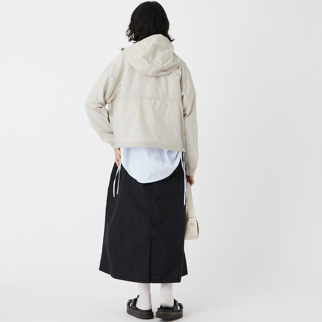 THE NORTH FACE [ザ ノースフェイス] ショートコンパクトジャケット [NPW22630]FI &&モデル身長：162cm 着用サイズ：M&&