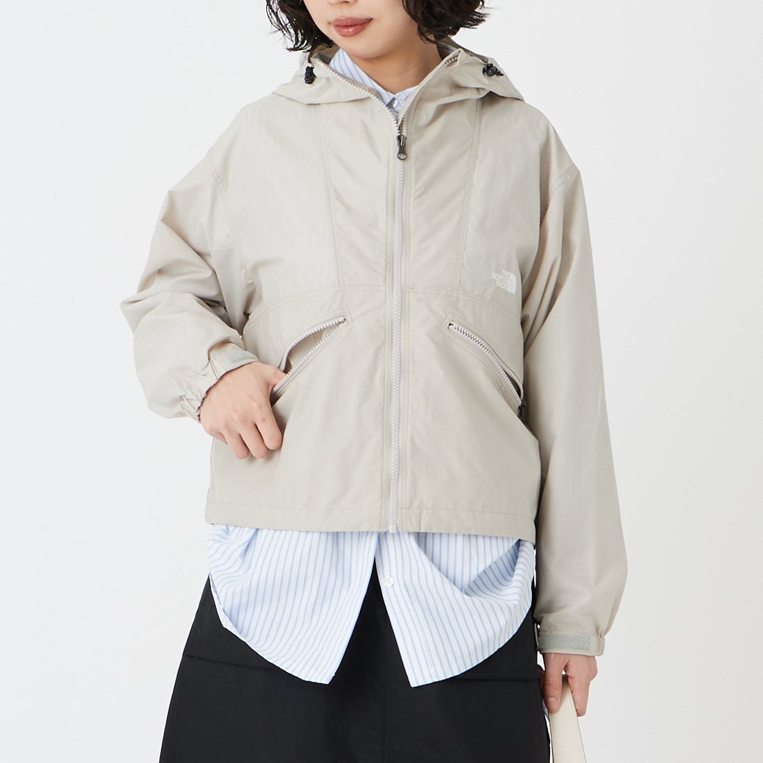 THE NORTH FACE [ザ ノースフェイス] ショートコンパクトジャケット [NPW22630]FI &&モデル身長：162cm 着用サイズ：M&&