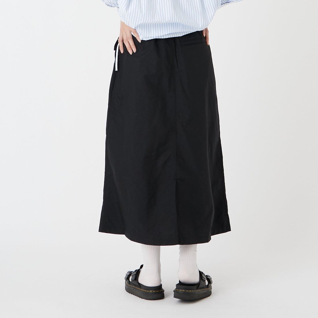 THE NORTH FACE [ザ ノースフェイス] コンパクトスカート [NBW22631] K &&モデル身長：162cm 着用サイズ：M&&