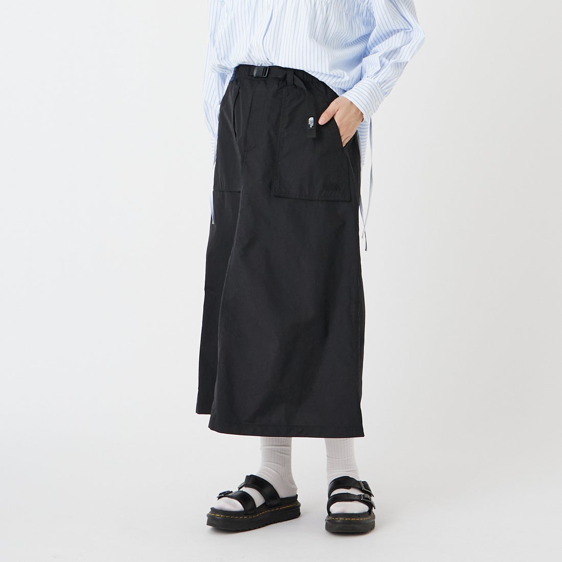 THE NORTH FACE [ザ ノースフェイス] コンパクトスカート [NBW22631] K &&モデル身長：162cm 着用サイズ：M&&