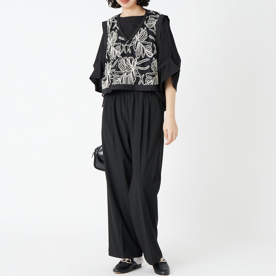 Jeans Factory Clothes [ジーンズ 31 BEIGEファクトリークローズ] センタープレスイージーフレアーパンツ [IN20-PT-6] 16 BLACK &&モデル身長：162cm 着用サイズ：S&&