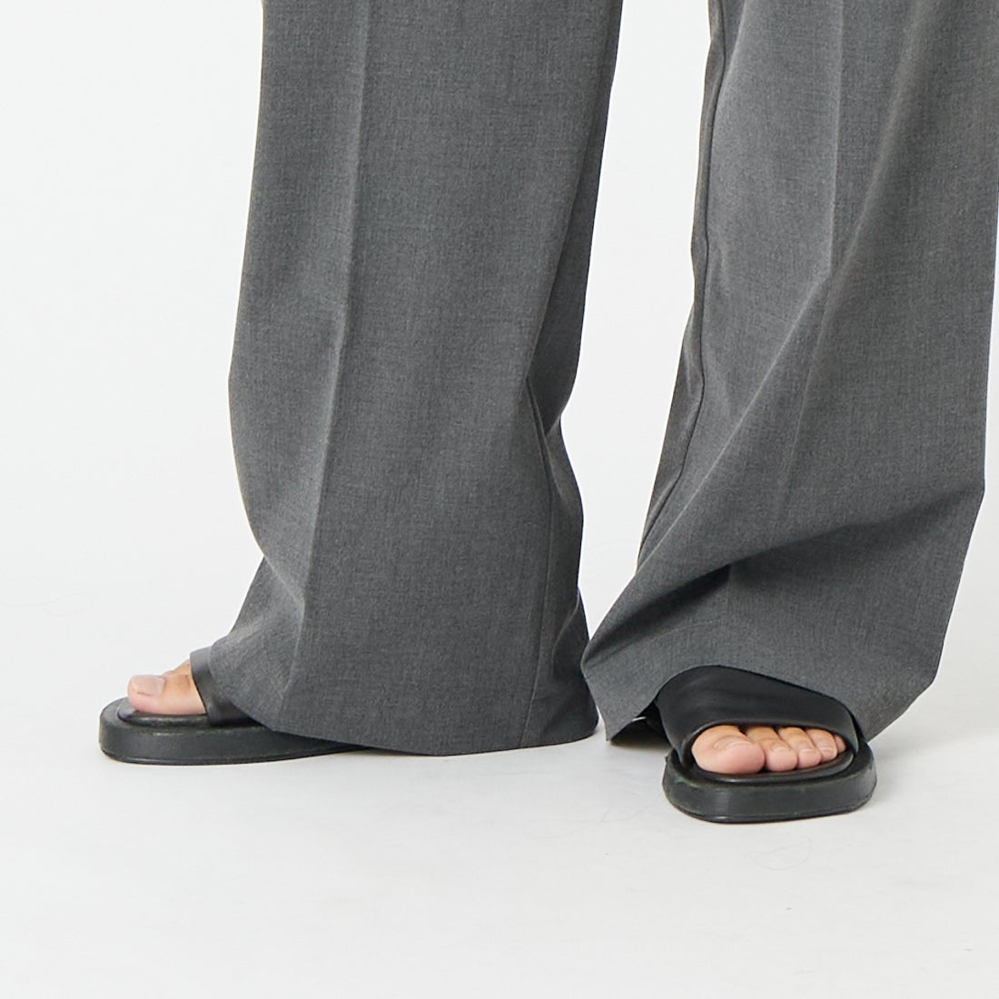 Jeans Factory Clothes [ジーンズ 31 BEIGEファクトリークローズ] センタープレスイージーフレアーパンツ [IN20-PT-6] 10 CHARCOA &&モデル身長：162cm 着用サイズ：M&&