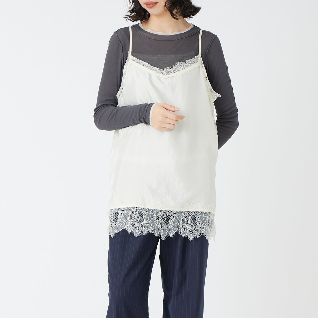 CLOCHE [クロシェ] サテン風レースキャミソール [61285710] ｵﾌ &&モデル身長：162cm 着用サイズ：2&&