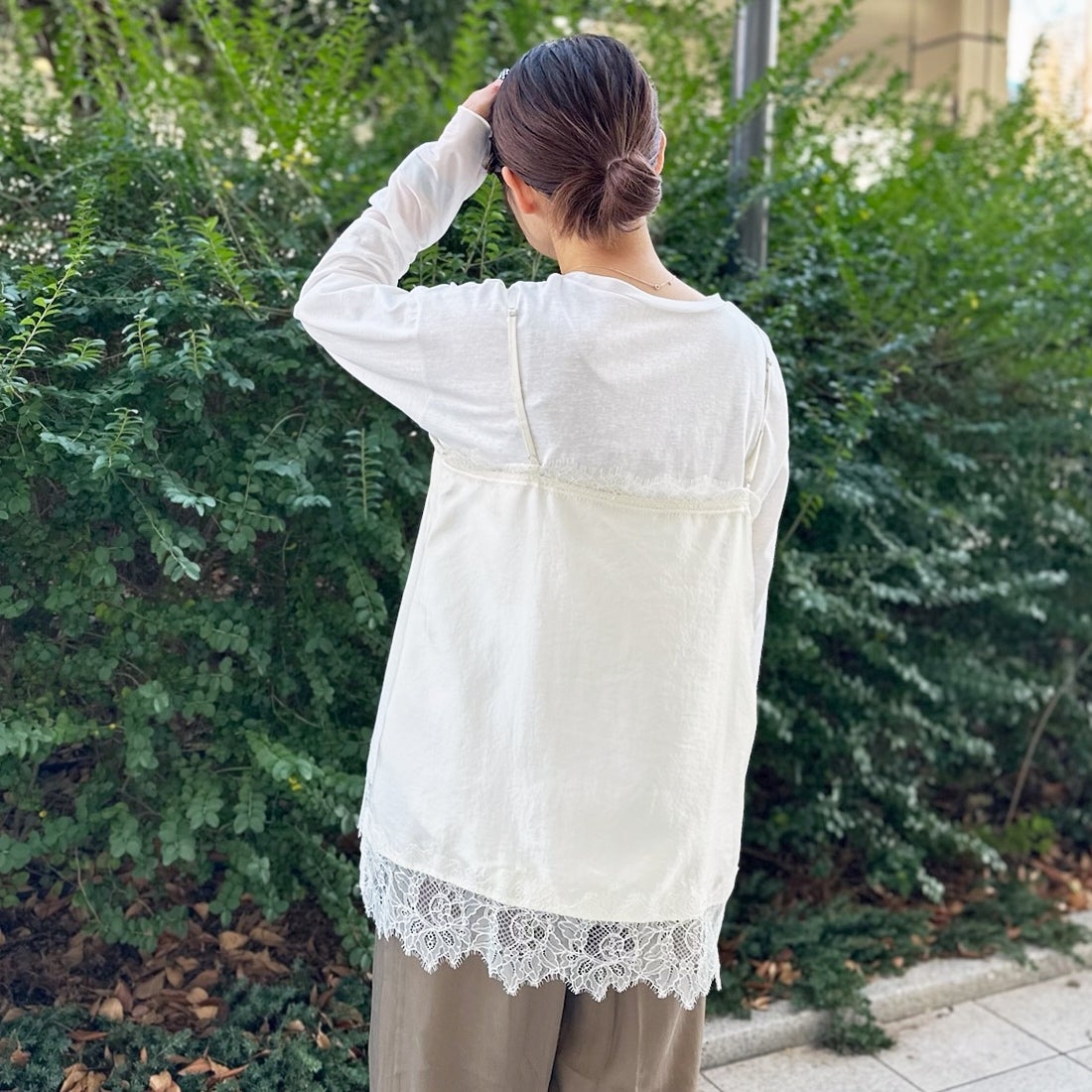 CLOCHE [クロシェ] サテン風レースキャミソール [61285710] ｵﾌ &&モデル身長：151cm 着用サイズ：2&&