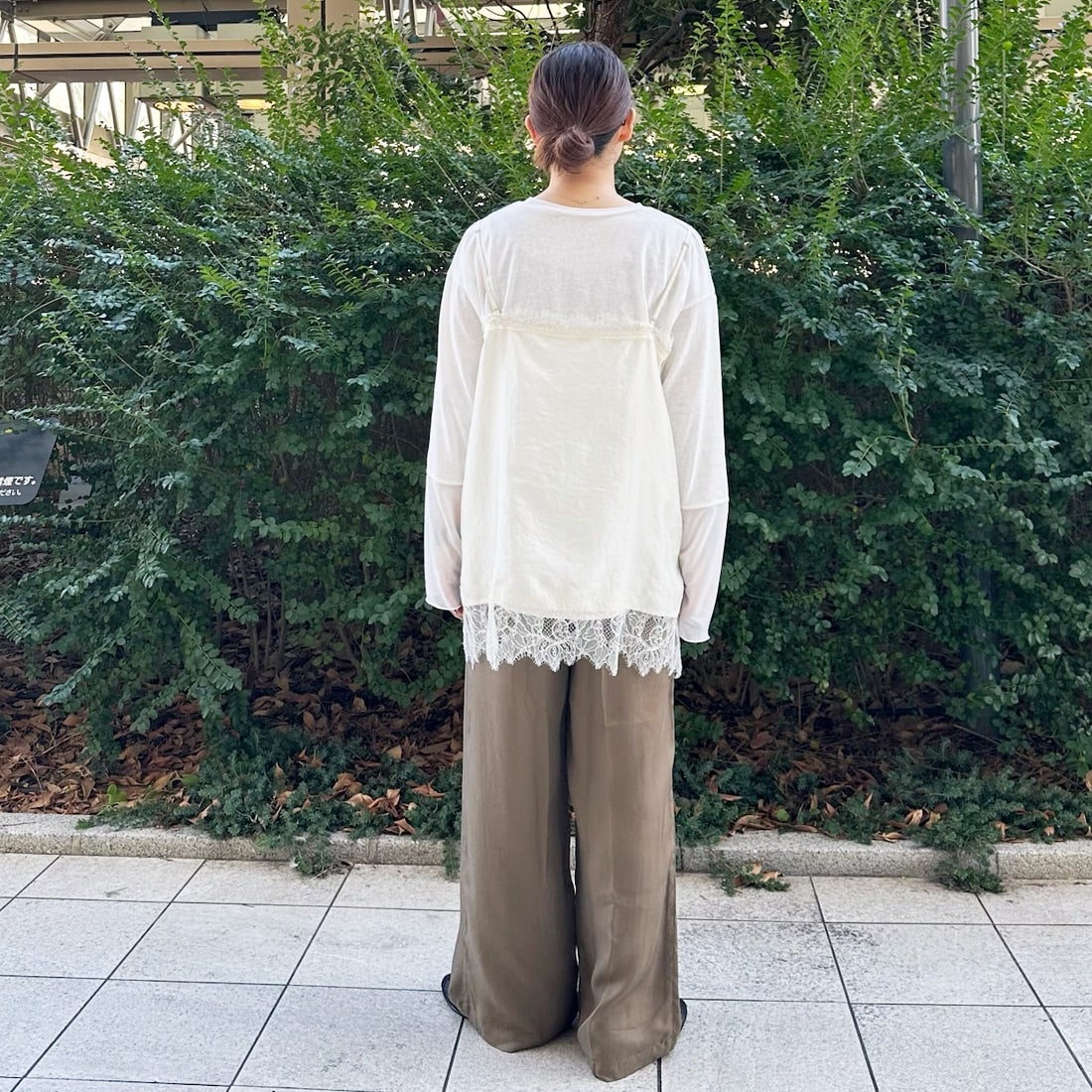 CLOCHE [クロシェ] サテン風レースキャミソール [61285710] ｵﾌ &&モデル身長：151cm 着用サイズ：2&&