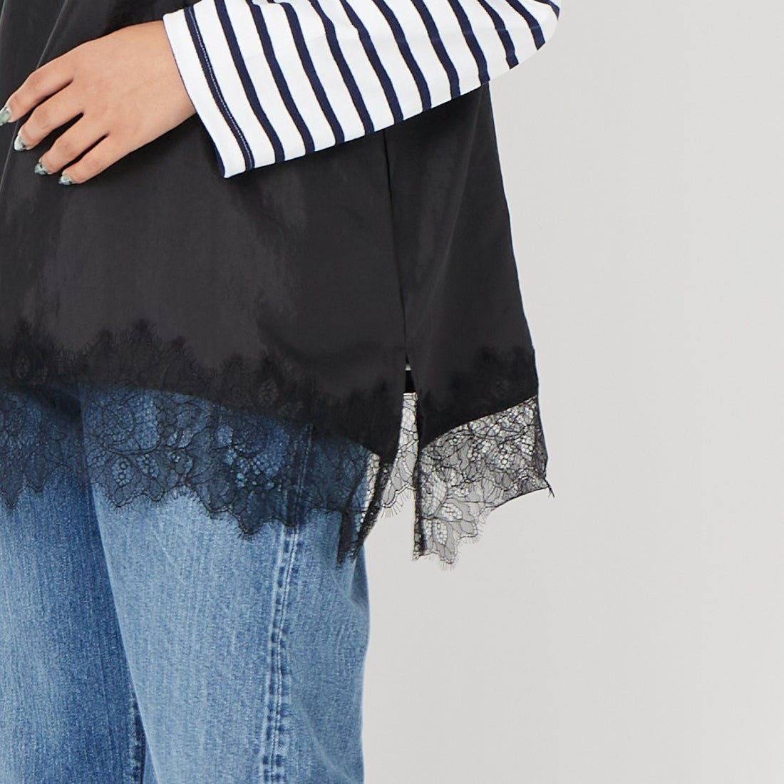 CLOCHE [クロシェ] サテン風レースキャミソール [61285710] ﾌﾞﾗｯｸ &&モデル身長：162cm 着用サイズ：2&&