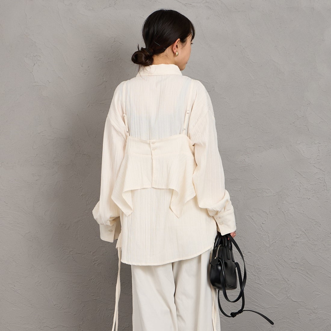 nenom [ネノム] マルチWAY ビスチェセットシャツ [NE26312005] 02 OFF &&モデル身長：150cm 着用サイズ：F&&