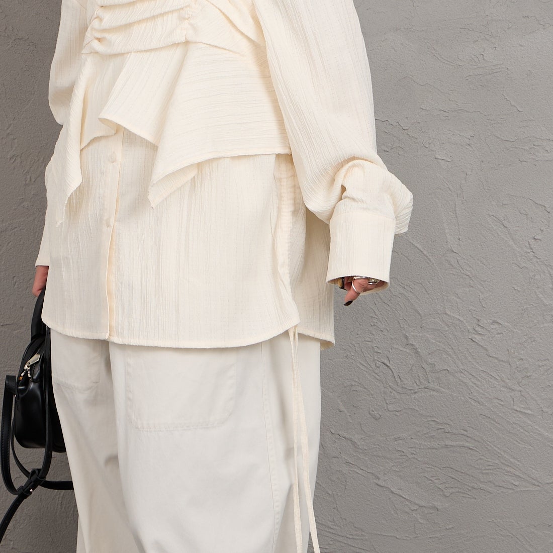 nenom [ネノム] マルチWAY ビスチェセットシャツ [NE26312005] 02 OFF &&モデル身長：150cm 着用サイズ：F&&