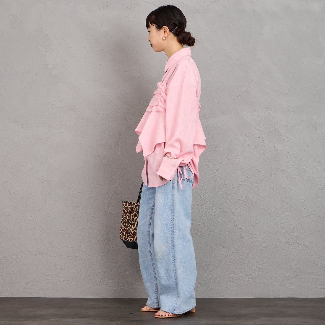 nenom [ネノム] マルチWAY ビスチェセットシャツ [NE26312005] 41 PIN K&&モデル身長：150cm 着用サイズ：F&&