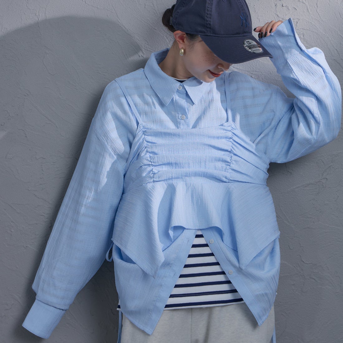 nenom [ネノム] マルチWAY ビスチェセットシャツ [NE26312005] 10 SAX &&モデル身長：150cm 着用サイズ：F&&