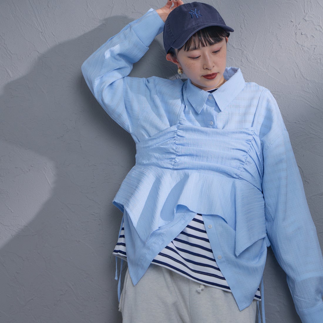 nenom [ネノム] マルチWAY ビスチェセットシャツ [NE26312005] 10 SAX &&モデル身長：150cm 着用サイズ：F&&