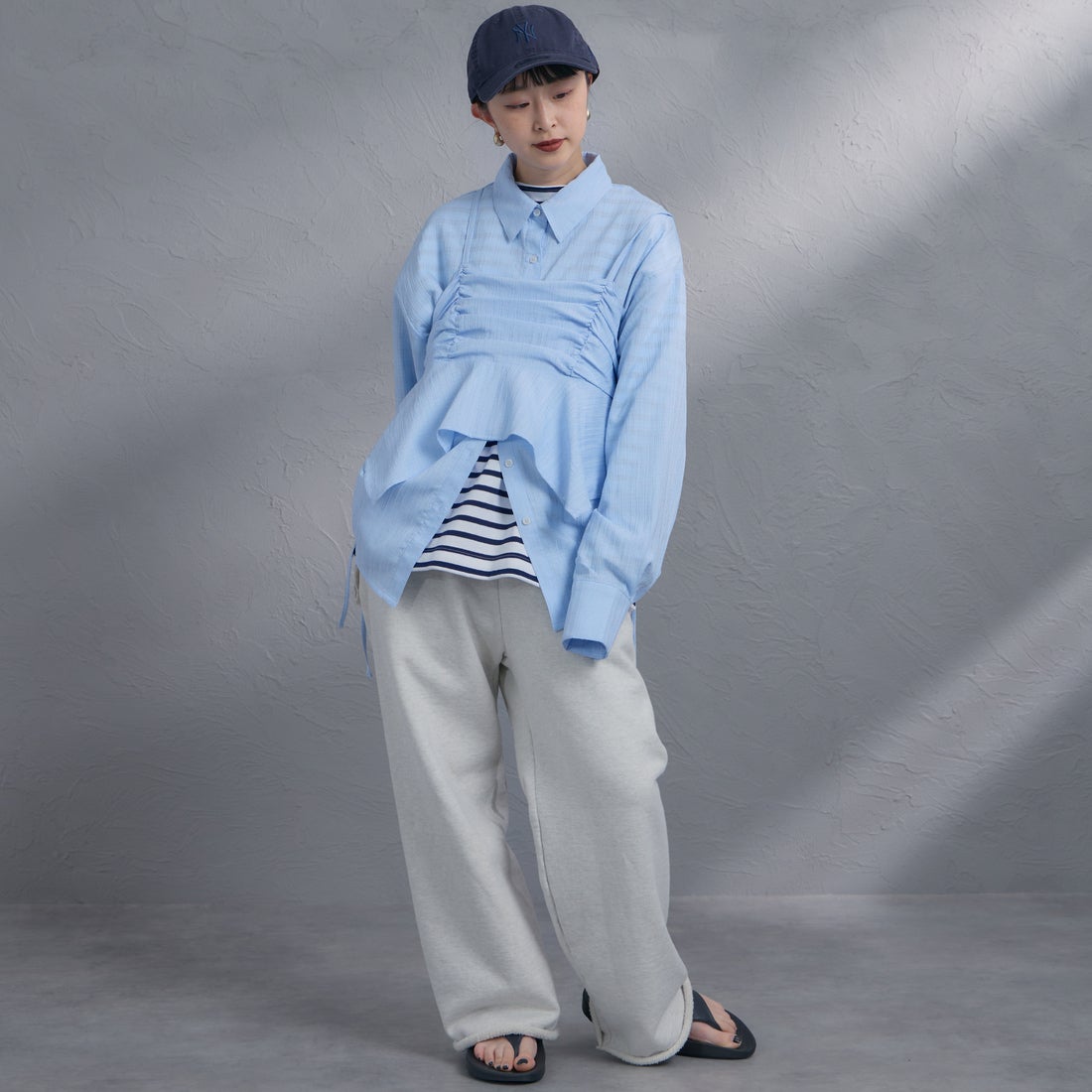 nenom [ネノム] マルチWAY ビスチェセットシャツ [NE26312005] 10 SAX &&モデル身長：150cm 着用サイズ：F&&