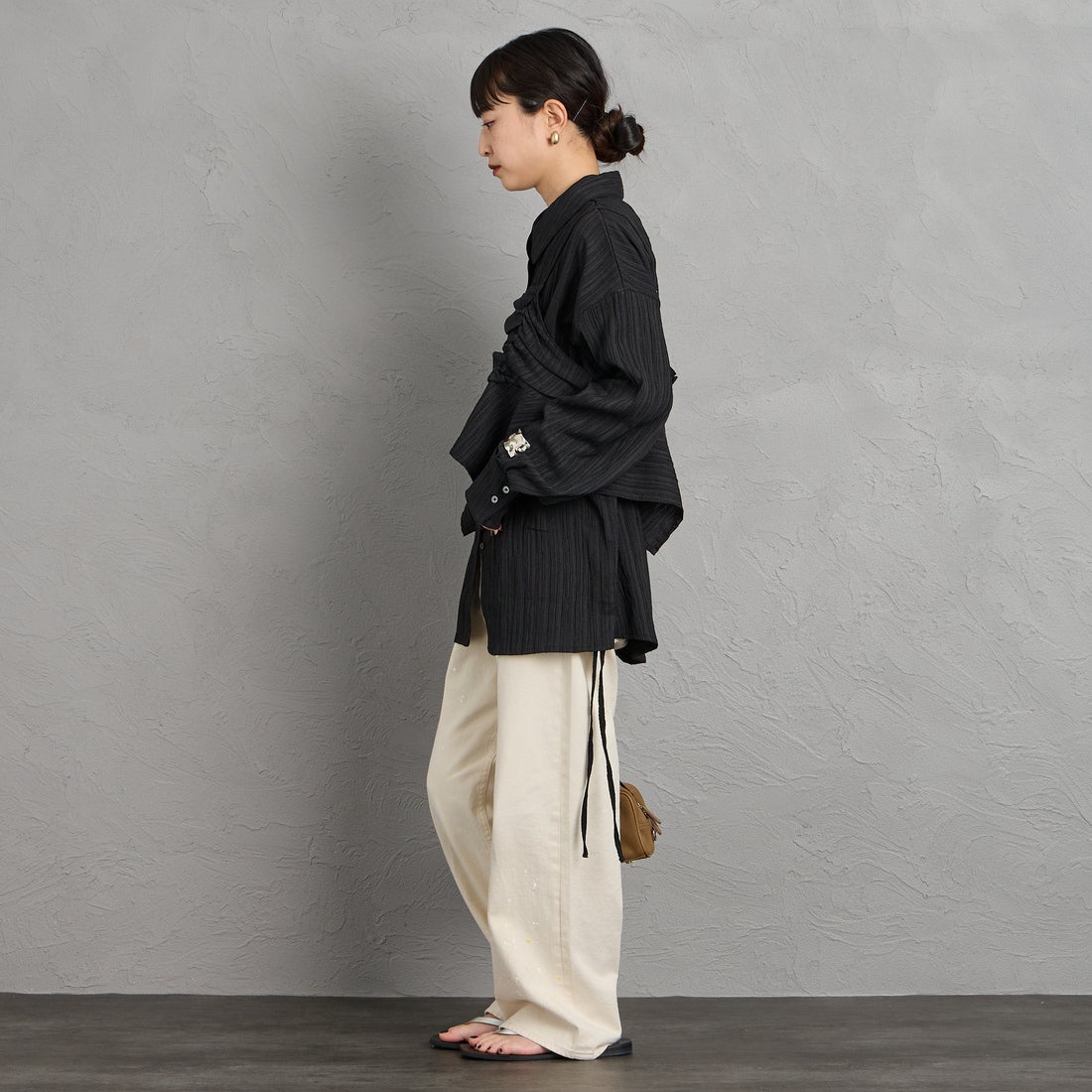 nenom [ネノム] マルチWAY ビスチェセットシャツ [NE26312005] 09 BLACK &&モデル身長：150cm 着用サイズ：F&&