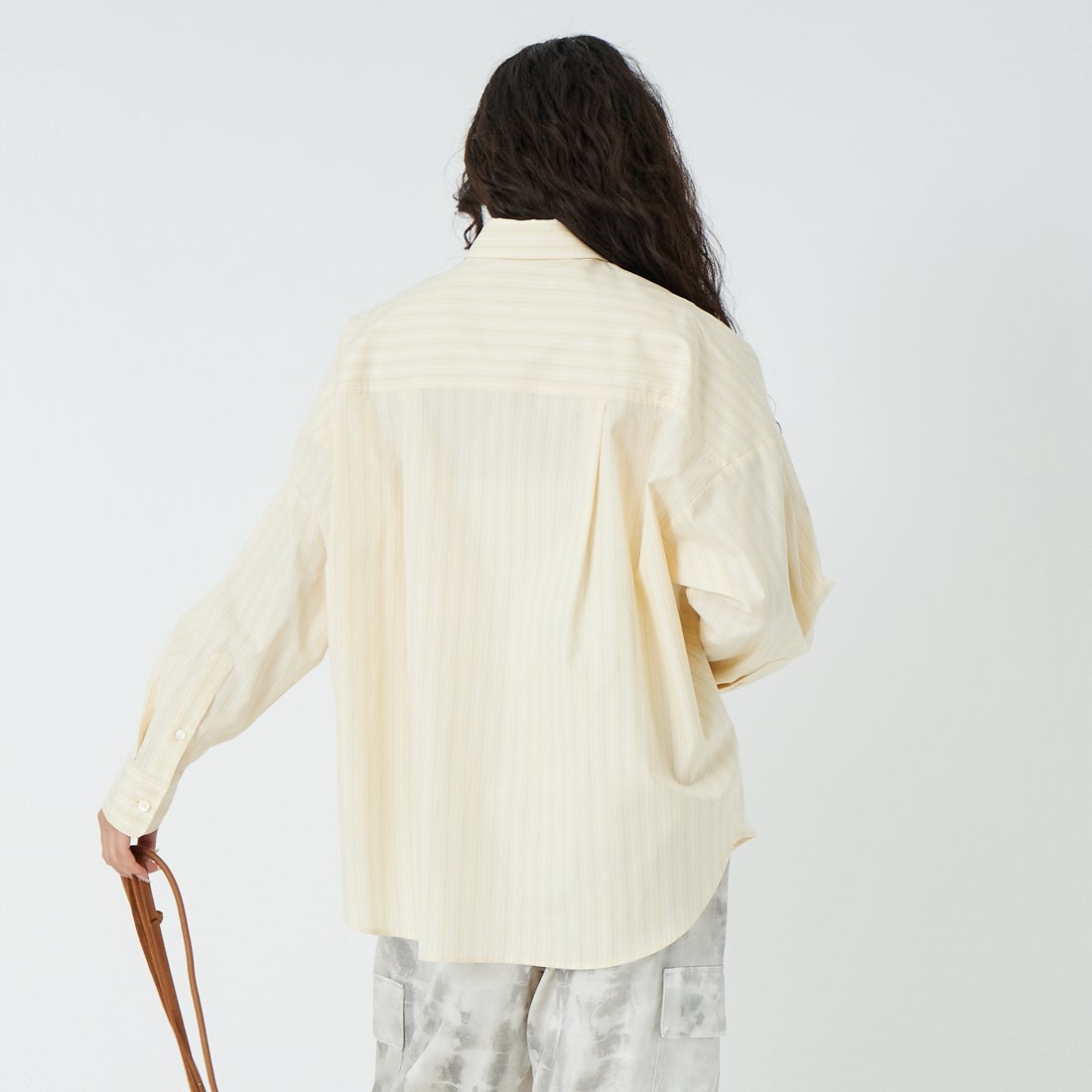 MICA&DEAL [マイカアンドディール] ポプリンストライプオーバーシャツ [0126101009] YELLOW &&モデル身長：162cm 着用サイズ：F&&
