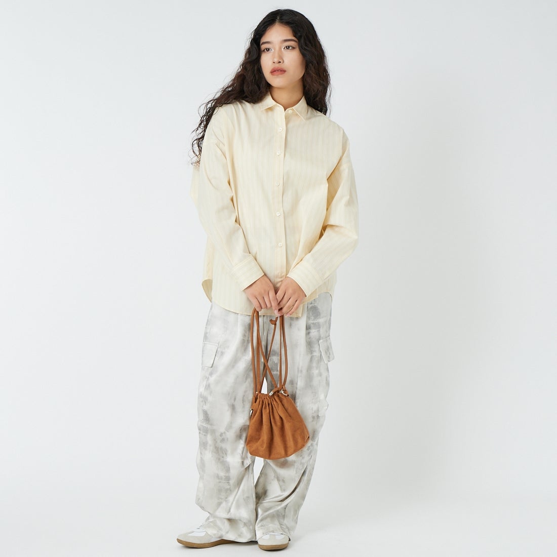 MICA&DEAL [マイカアンドディール] ポプリンストライプオーバーシャツ [0126101009] YELLOW &&モデル身長：162cm 着用サイズ：F&&