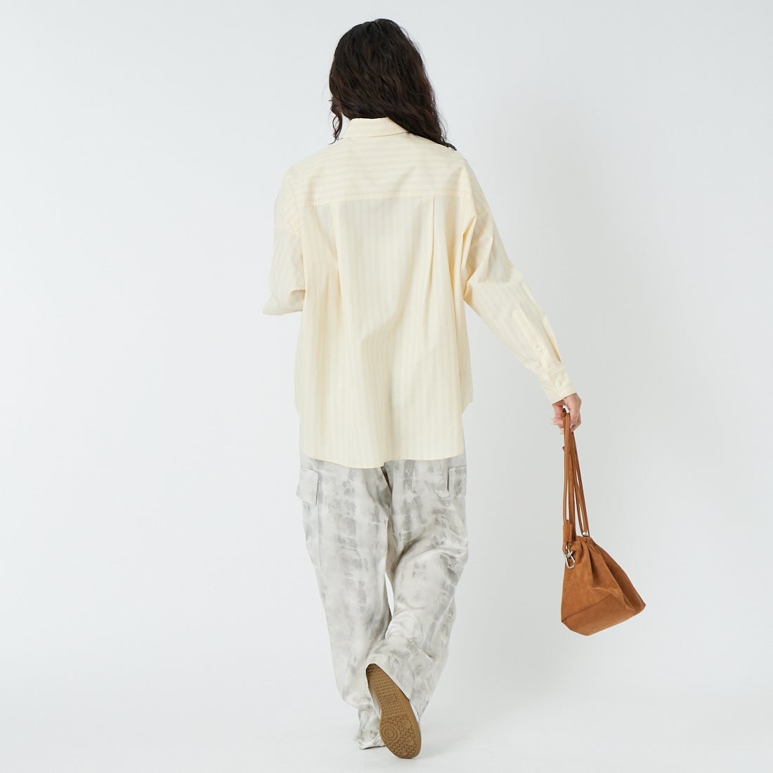 MICA&DEAL [マイカアンドディール] ポプリンストライプオーバーシャツ [0126101009] YELLOW &&モデル身長：162cm 着用サイズ：F&&