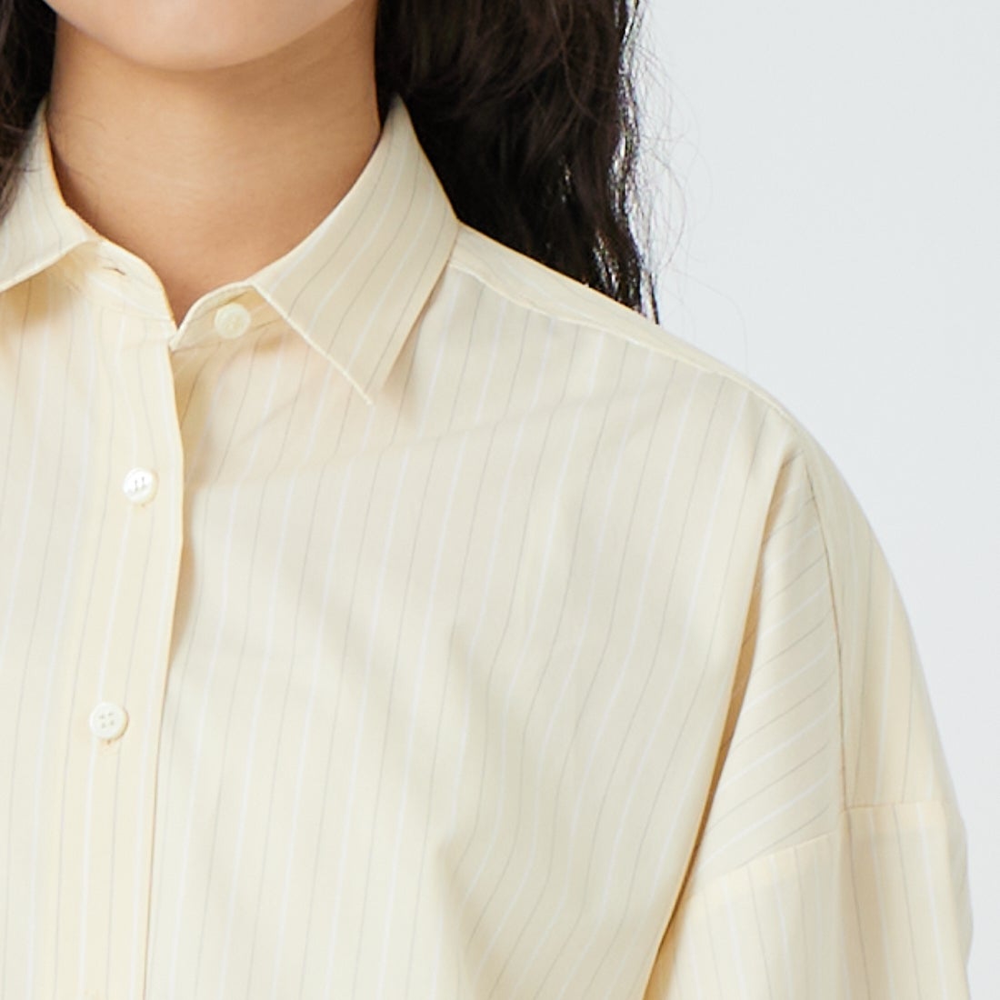 MICA&DEAL [マイカアンドディール] ポプリンストライプオーバーシャツ [0126101009] YELLOW &&モデル身長：162cm 着用サイズ：F&&