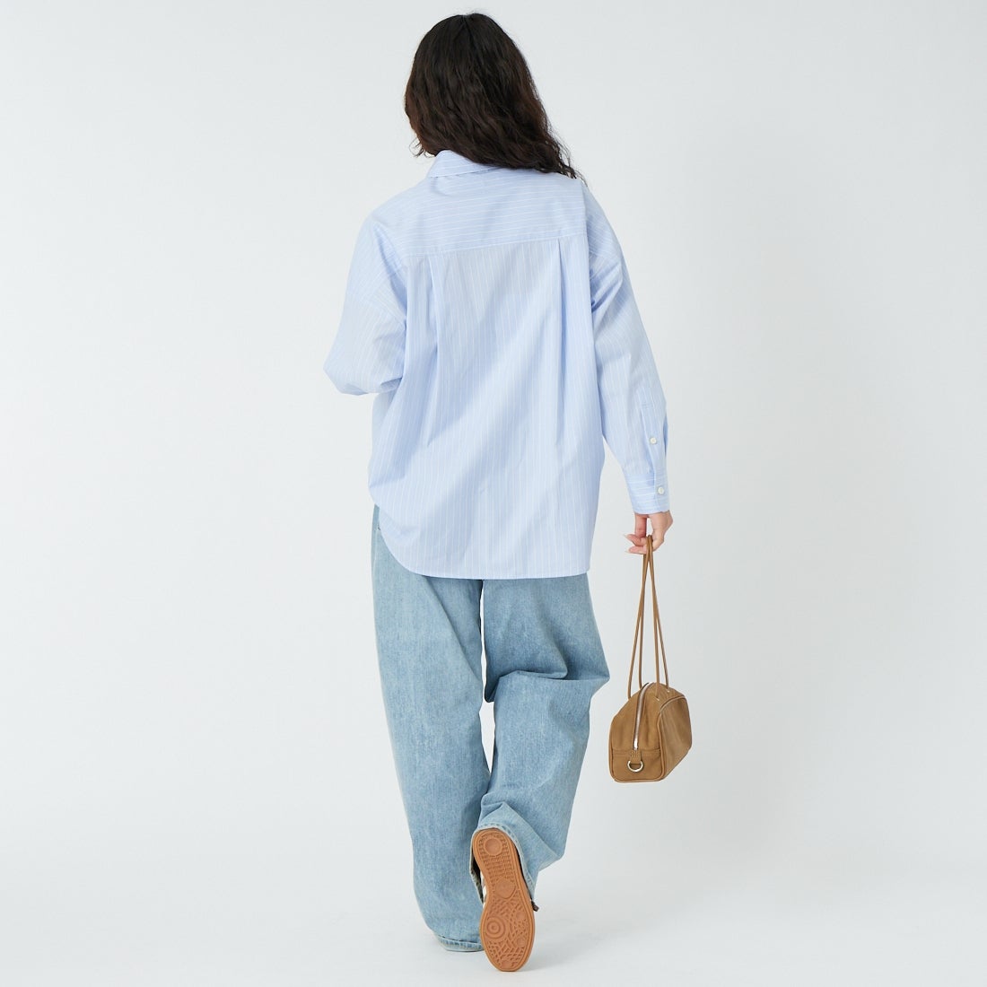 MICA&DEAL [マイカアンドディール] ポプリンストライプオーバーシャツ [0126101009] BLUE &&モデル身長：162cm 着用サイズ：F&&